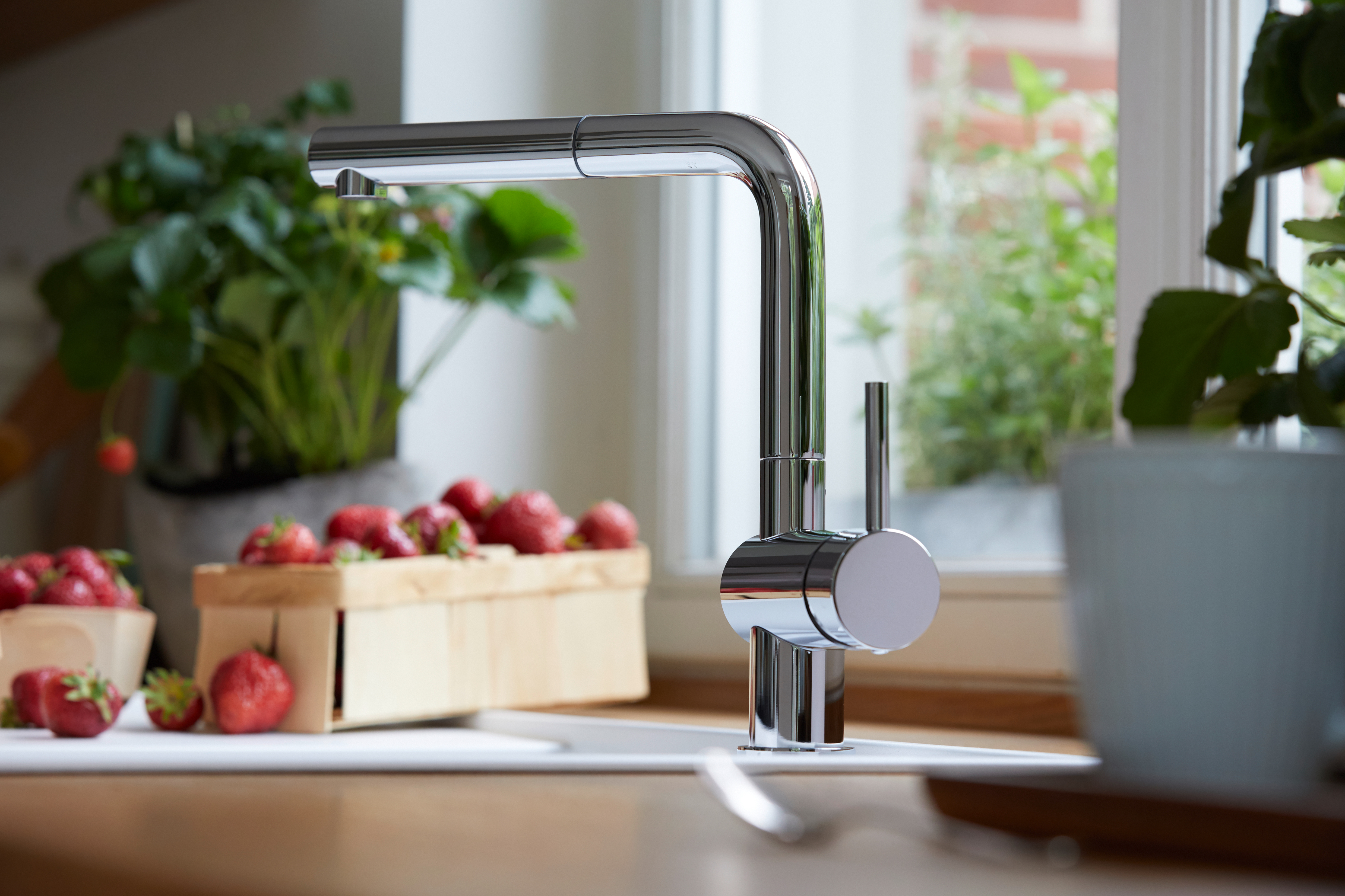 Low-pressure mixer tap